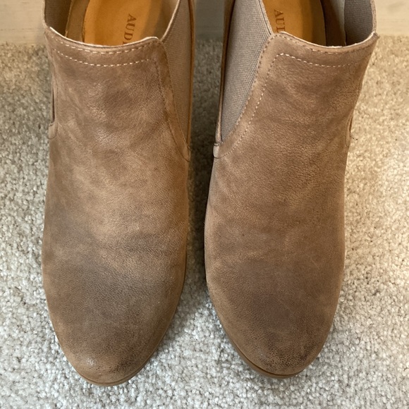 Tan wedge booties - Picture 6 of 7